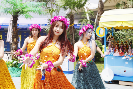 五一小長假，曲江海洋極地公園海洋風(fēng)情節(jié)即將盛裝起航